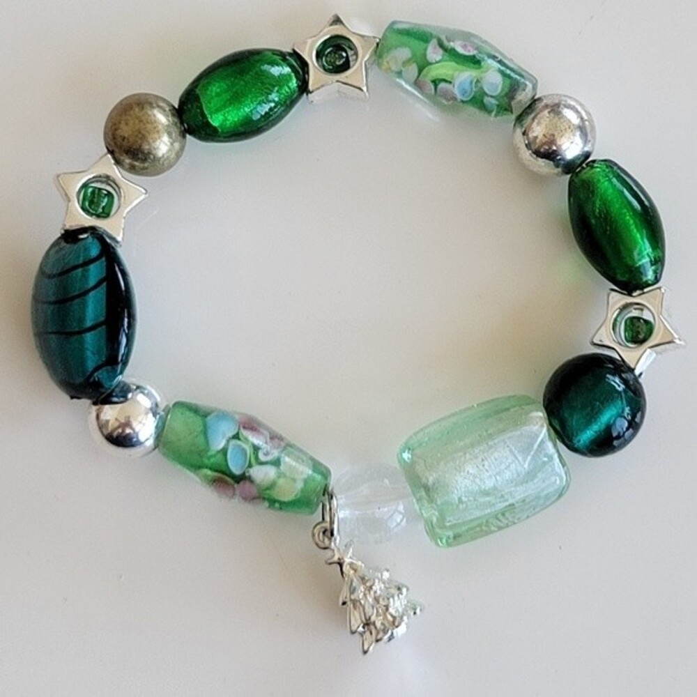 Avon | Holiday Beaded Bracelet Green